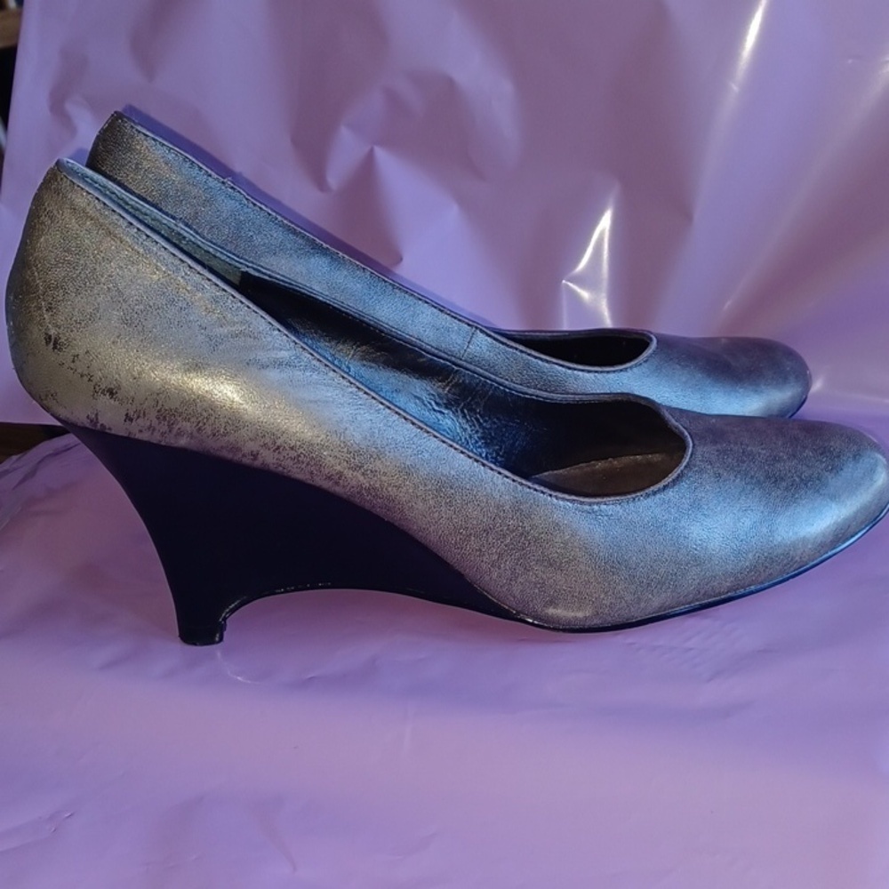 Andrew Geller 3" wedge, unique heel design, gray, leather,  red sole, Gina, 8.5